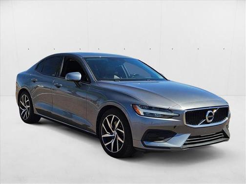 2020 Volvo S60 T5 Momentum