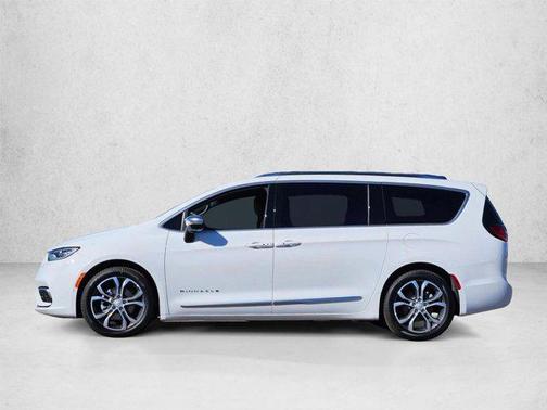 Bright White Clearcoat 2026 Chrysler Pacifica L
