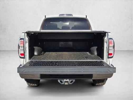 Super White 2015 Toyota Tundra SR5