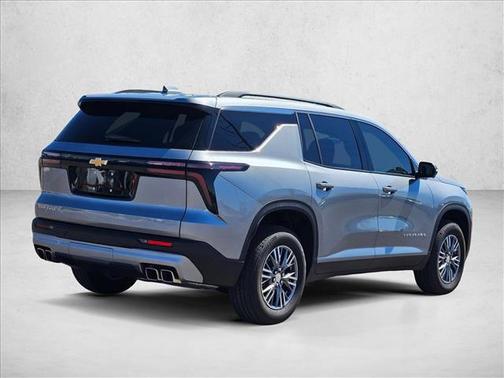 Sterling Gray Metallic 2025 Chevrolet Traverse LT