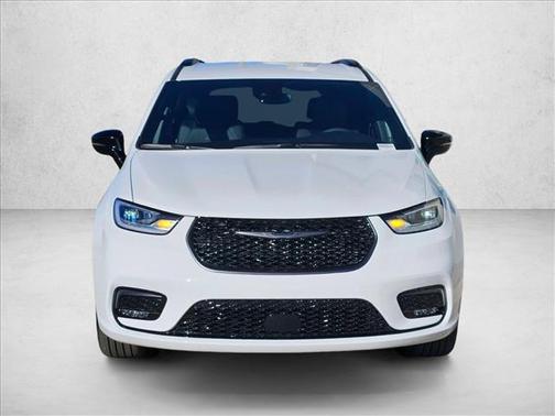 Bright White Clearcoat 2026 Chrysler Pacifica L