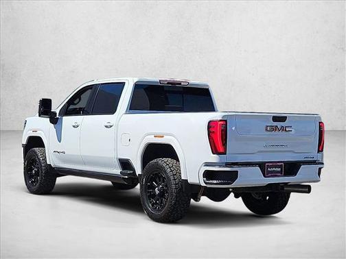 Summit White 2024 GMC Sierra 2500 AT4