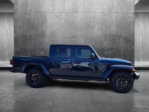 2025 Jeep Gladiator Nighthawk