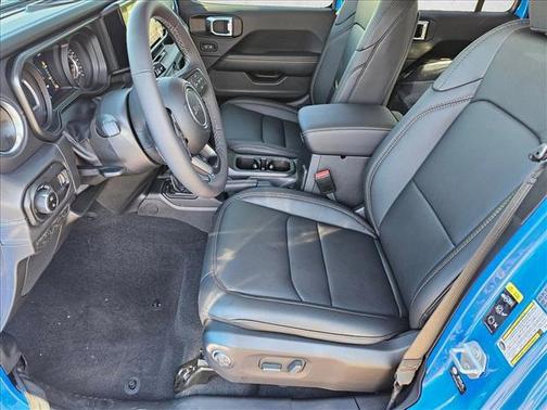 2025 Jeep Gladiator High Tide