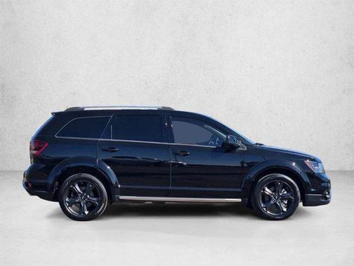 Pitch Black Clearcoat 2018 Dodge Journey Crossroad