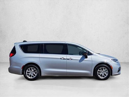 Silver Mist Clearcoat 2024 Chrysler Pacifica Touring L