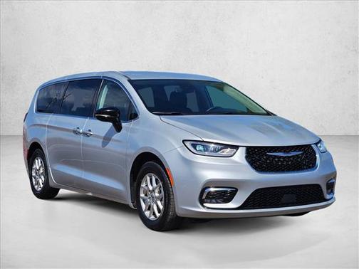 Silver Mist Clearcoat 2024 Chrysler Pacifica Touring L