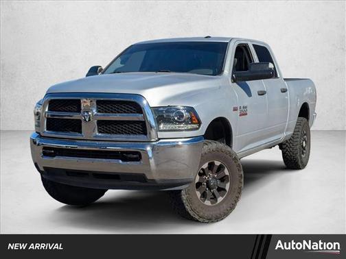 2017 RAM 2500 Tradesman Crew Cab 4x4 6'4' Box