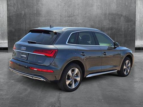 2023 Audi Q5 40 Premium Plus
