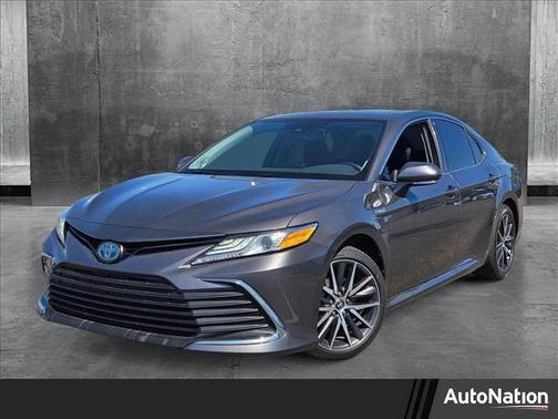 2021 Toyota Camry Hybrid XLE