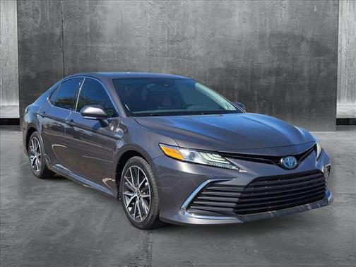 2021 Toyota Camry Hybrid XLE