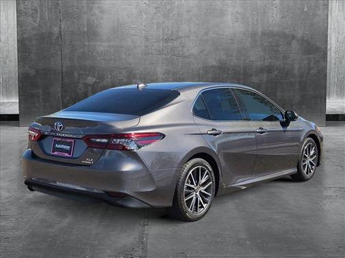 2021 Toyota Camry Hybrid XLE