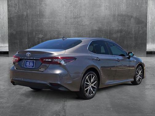 2021 Toyota Camry Hybrid XLE