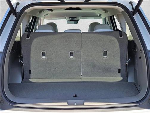 Creamy White Pearl 2026 Hyundai PALISADE SEL 8P
