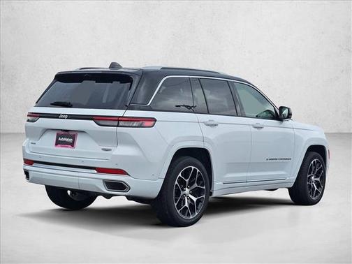 2023 Jeep Grand Cherokee Summit