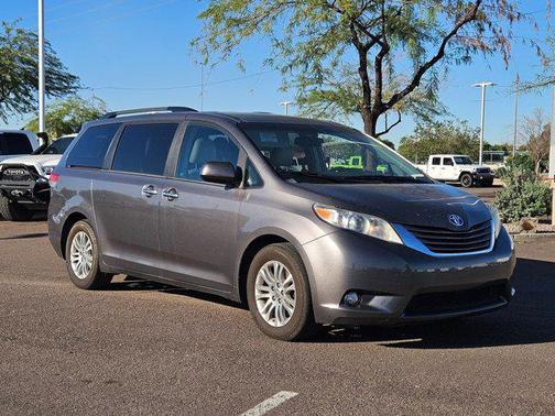 2014 Toyota Sienna XLE