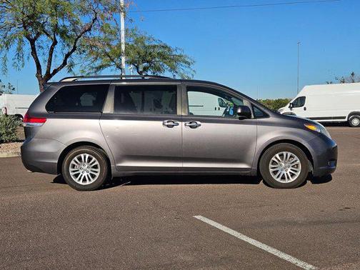 2014 Toyota Sienna XLE