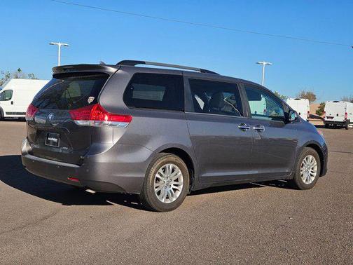 2014 Toyota Sienna XLE