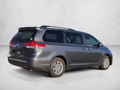 2014 Toyota Sienna XLE