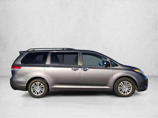 2014 Toyota Sienna XLE