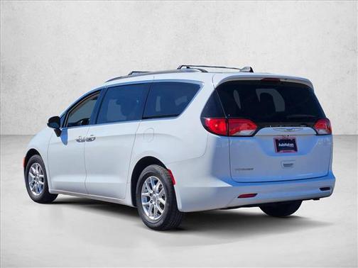 Bright White Clearcoat 2021 Chrysler Voyager LXI