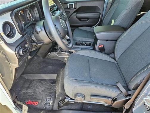 2025 Jeep Gladiator Nighthawk