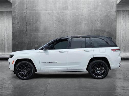 2025 Jeep Grand Cherokee Summit