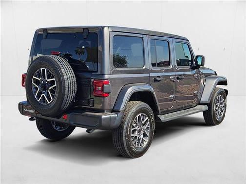 2025 Jeep Wrangler 4-Door Sahara 4x4