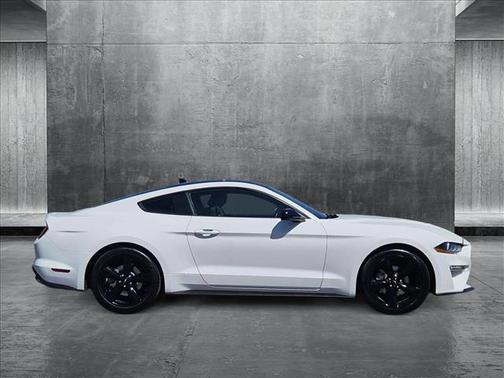 2021 Ford Mustang EcoBoost