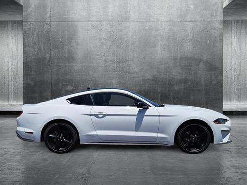 2021 Ford Mustang EcoBoost