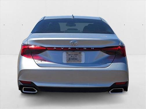 2019 Toyota Avalon XLE