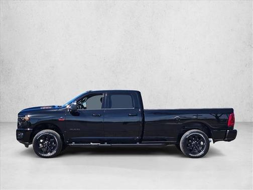 Diamond Black Crystal Pearlcoat 2026 RAM 3500 Laramie Crew Cab 4x4 8' Box