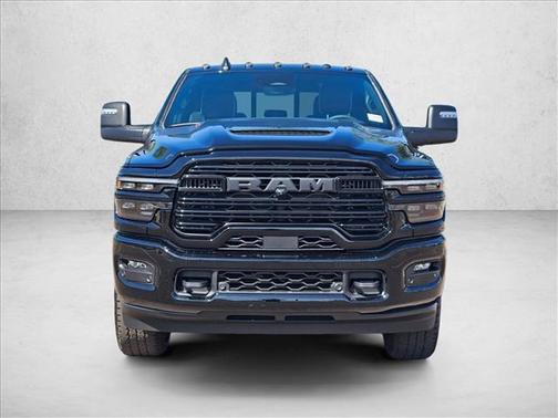 Diamond Black Crystal Pearlcoat 2026 RAM 3500 Laramie Crew Cab 4x4 8' Box