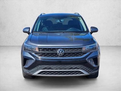 Platinum Gray Metallic 2022 Volkswagen Taos 1.5T SE