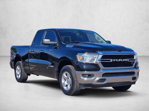 Diamond Black Crystal Pearlcoat 2020 RAM 1500 Big Horn/Lone Star