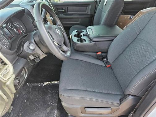 2026 RAM 2500 Black Express Crew Cab 4x4 6'4' Box