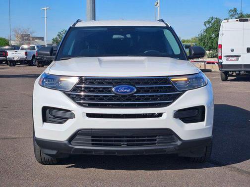 Oxford White 2022 Ford Explorer XLT