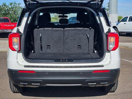 Oxford White 2022 Ford Explorer XLT