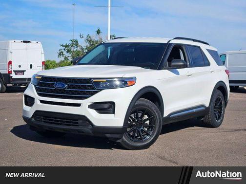 Oxford White 2022 Ford Explorer XLT
