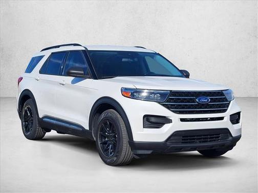 Oxford White 2022 Ford Explorer XLT