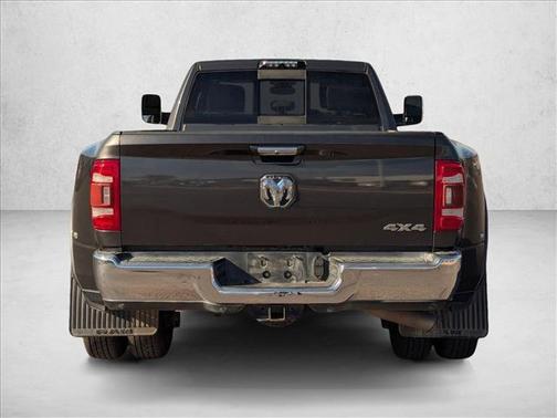 2020 RAM 3500 Laramie Crew Cab 4x4 8' Box