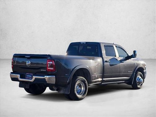 2020 RAM 3500 Laramie Crew Cab 4x4 8' Box