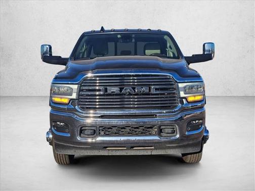 2020 RAM 3500 Laramie Crew Cab 4x4 8' Box