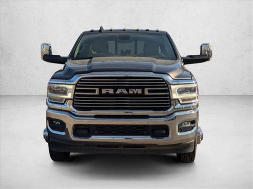 2020 RAM 3500 Laramie Crew Cab 4x4 8' Box