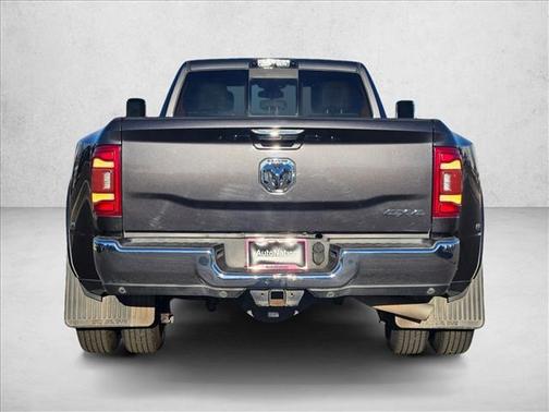 2020 RAM 3500 Laramie Crew Cab 4x4 8' Box