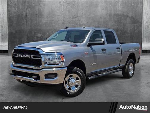 2020 RAM 2500 Tradesman Crew Cab 4X4 6'4' Box