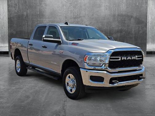 2020 RAM 2500 Tradesman Crew Cab 4X4 6'4' Box