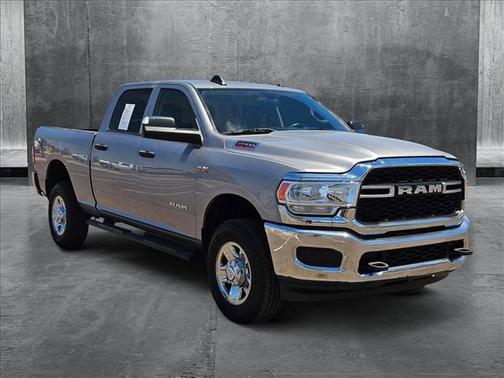 2020 RAM 2500 Tradesman Crew Cab 4X4 6'4' Box