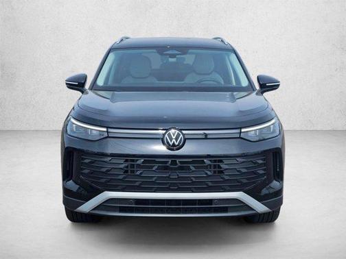 Deep Black Pearl [Bl 2025 Volkswagen Tiguan 2.0T SE