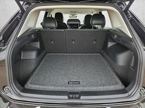 Deep Black Pearl [Bl 2025 Volkswagen Tiguan 2.0T SE